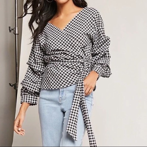 🆕Cassidy Gingham Puff Sleeve Wrap Top - Picture 2 of 8